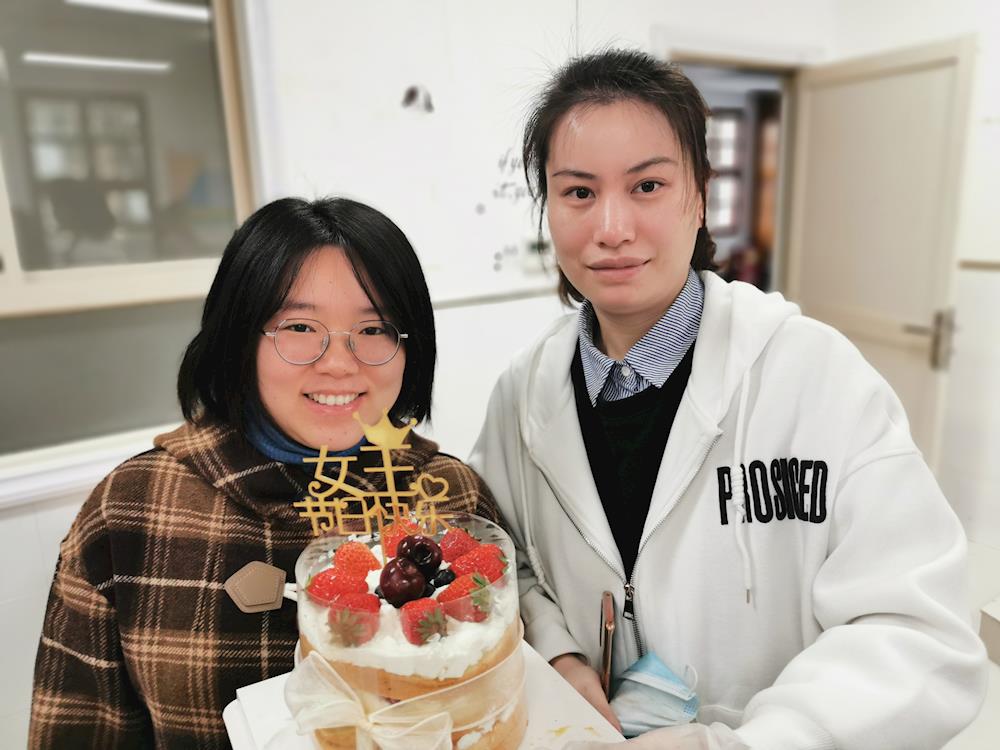 b9c96b7bf90e49f88d0da5b1be3f916b.jpg b9c96b7bf90e49f88d0da5b1be3f916b.jpg